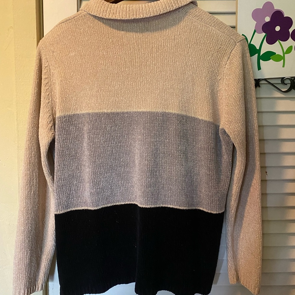 🎈Button Up Sweater 75% Silk - Picture 2 of 10